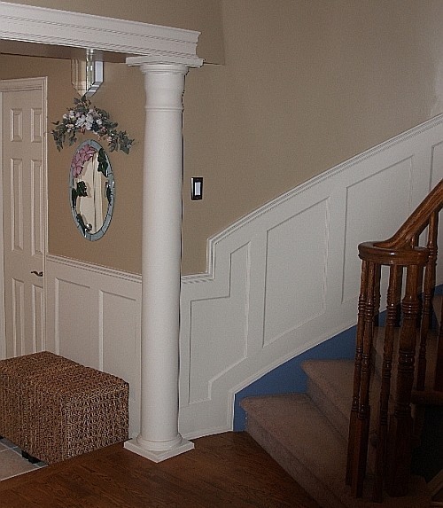 Flexible wainscoting applied on curved stairs