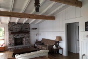 Shiplap planks used around an entire room